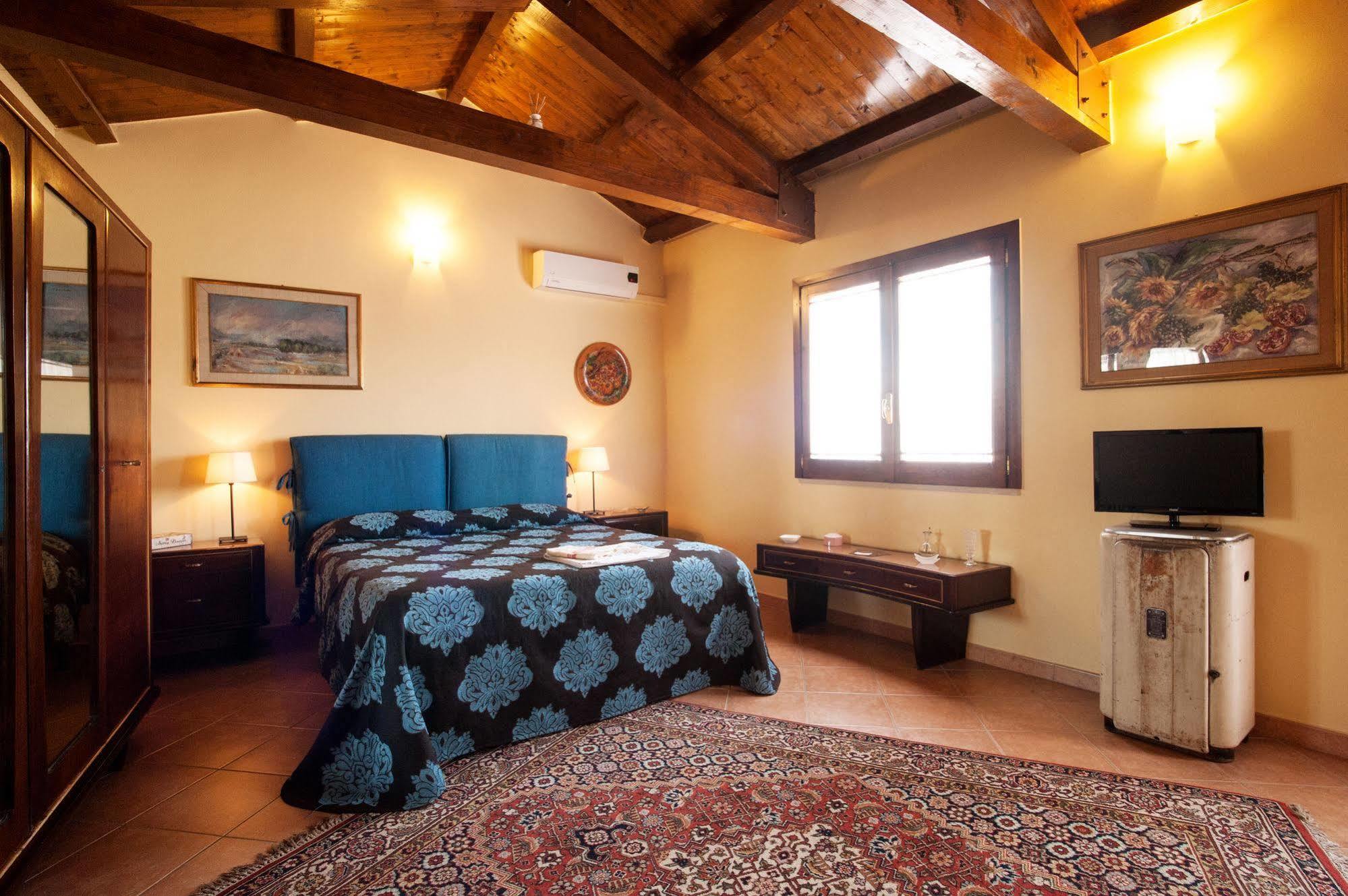 Vinslounge Suite Барлетта Екстер'єр фото